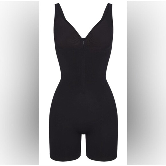 SEAMLESS SCULPT ZIP FRONT Scoop Neck mid thigh bodysuit - Picture 1 of 9